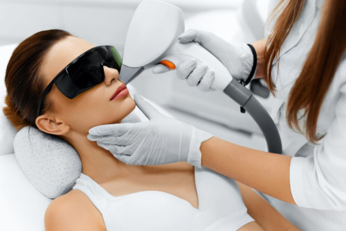 Trẻ hoá da bằng ánh sáng và những điều bạn cần biết