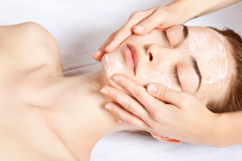 Căng bóng da tại spa bằng công nghệ cao - giải pháp làm đẹp HOT